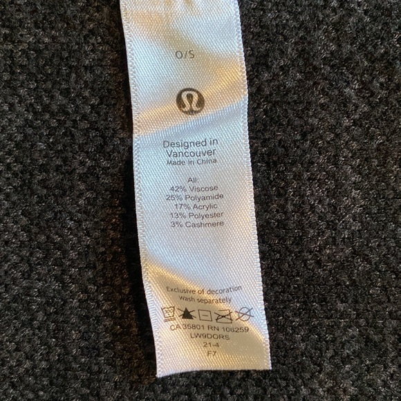 NWOT Lululemon✨ Oversized Camo Jacquard Scarf - Picture 8 of 8
